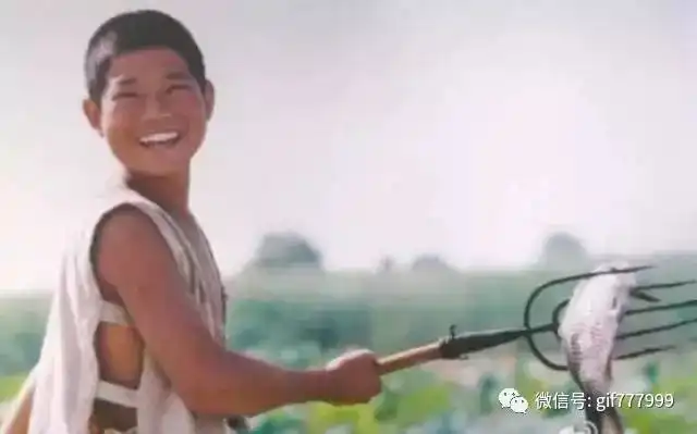 嘎子哥,这个肌肉硬汉是你么
