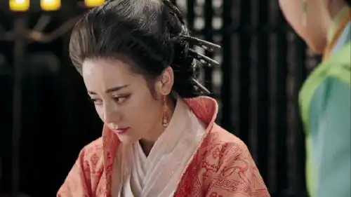 热巴危险了嘉行开始力捧祝绪丹,从这一点来看她更适合接班杨幂

