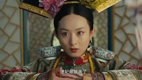 宫锁沉香周冬雨遭陈晓围堵,本以为被看上,对方醉翁之意不在酒
