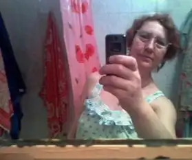 俄单身男女相亲网上晒奇葩照求脱光