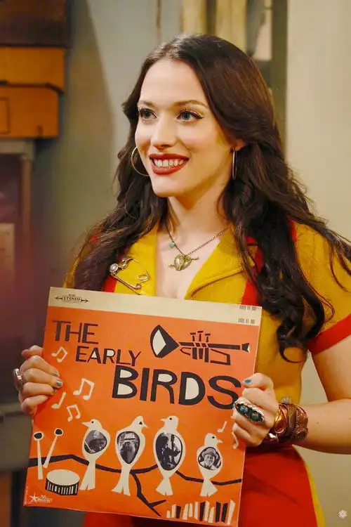 破产姐妹凯特戴琳斯剧照大赏,这样肉感十足的女星最美了
