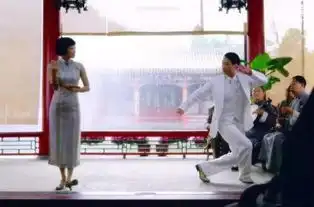 瑜老板说世界上只有两种人,一种是喜欢京剧的人,一种是还不知道自己喜欢京剧的人