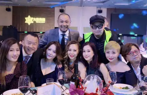 曾经小公主变苦命妈妈,半夜老公忽然失联焦虑女星找朋友撬门