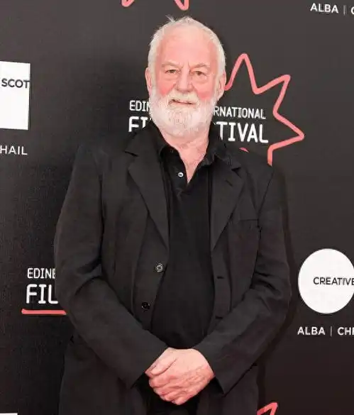 泰坦尼克号船长扮演者去世,生前曾出演指环王,众星悼念