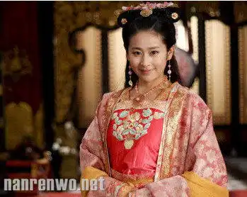 颖儿胖身材又遭吐槽牵手刘恺威上演剧版画皮2
