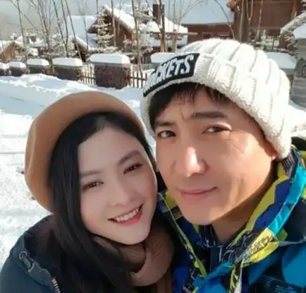 沈腾儿子在家乱窜好开心,3岁虎头虎脑帅又甜,妈妈准备生个虎妹
