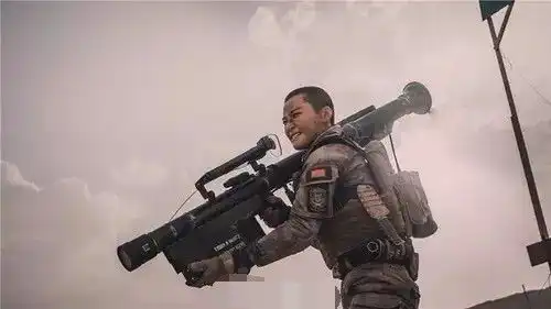 红海行动燃爆全场,网友只想为女兵佟莉疯狂打call