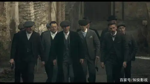 浴血黑帮黑帮家族的崛起,真正的西装暴徒
