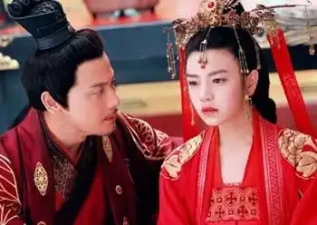 金庸为何要删除小龙女对公孙止的倾心现实的爱情,太违和