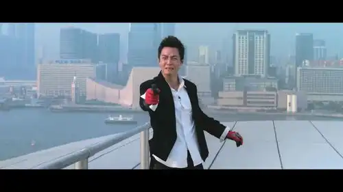 新警察故事吴彦祖气急败坏和成龙比组枪,姜还是老的辣你大爷永远是你大爷
