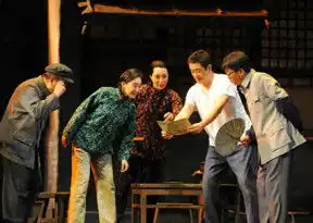 杨立新携小井胡同大剧院献艺8月中旬演出
