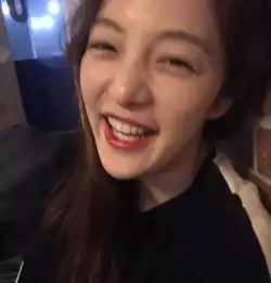 金秘书为何那样剧照傻笑