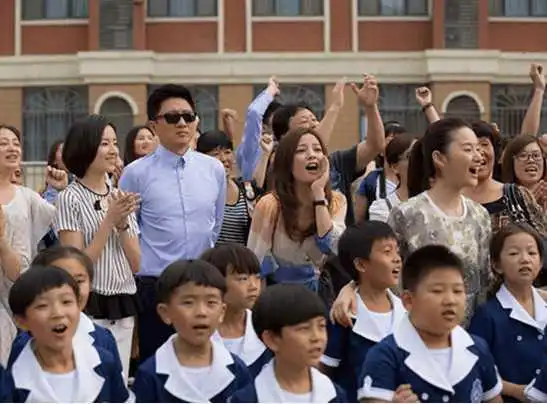 曾拒绝范冰冰,赵薇夸他演技好,出道多年零绯闻,娶护士幸福至今