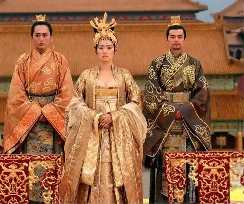 张艺谋拍了近40年电影,改拍电视剧有隐情
