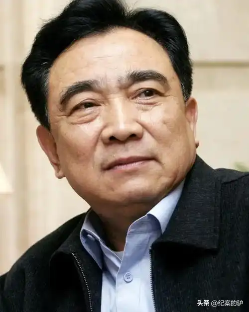 鲍国安的曹操为何无法超越一个眼神竟就让观众记了整整30年