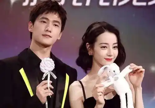 安乐传热巴最新路透明艳美人变娇俏少女,妆造好适合她