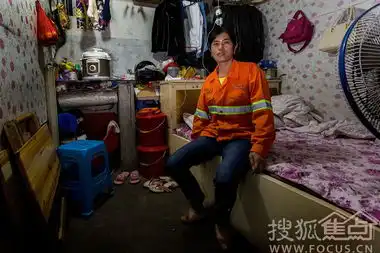 探访环卫工的蜗居看后请多给他们一点尊重7312027
