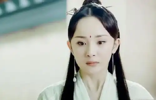 三生三世白浅刚见夜华时有些反感,其实跟墨渊有很大的关系