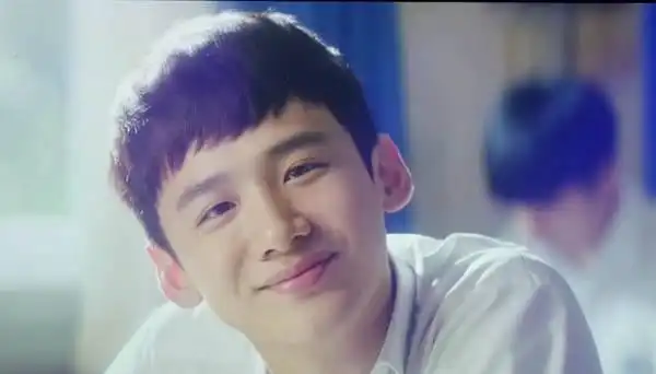 看了明星们出道前的相片,感觉她们底子都不差,但造型师更厉害
