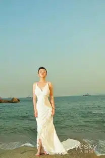 不走kappa女路线蓝色妖姬代言人丁婷写真
