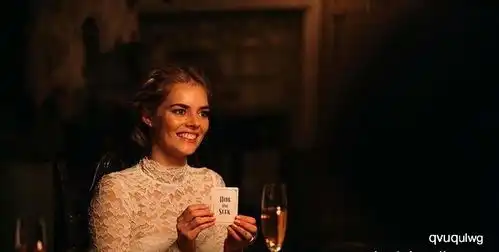 她嫁入豪门差点死于新婚夜,撞脸玛格特罗比,私下造型是真小丑女