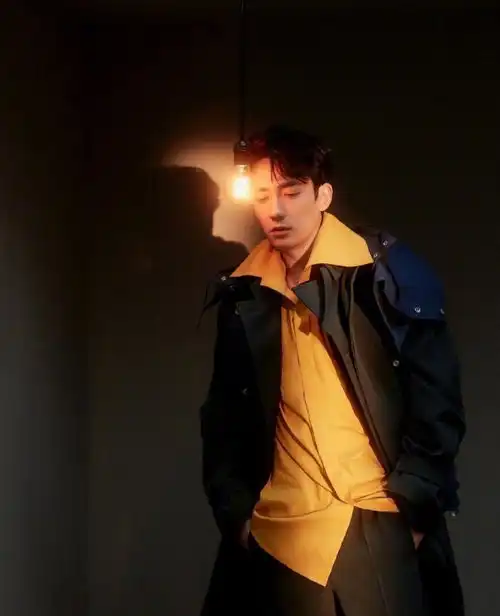 朱一龙四月封面时尚大片