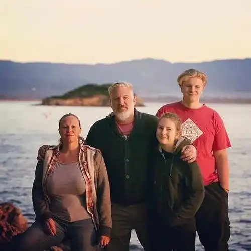 飞屋环游记真人版南非夫妇爆改爱车环游世界,一游就是10年