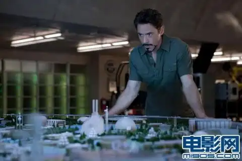 钢铁侠2官网上线钢铁侠战衣萝卜开会
