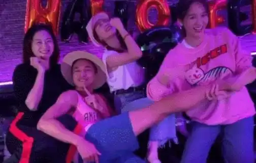 王子变青蛙主演重聚,陈乔恩出自七朵花王少伟因何加入明道团
