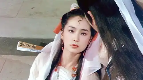 午夜兰花青霞版苏苏,秋官面前仍旧是小鸟依人
