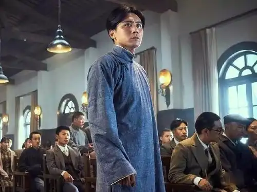 演遍建国大业建党伟业建军大业三大巨片的刘烨
