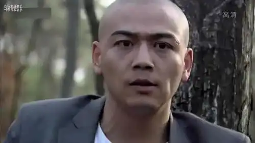 我是特种兵,老炮跟马云飞说,山谷里危险,容易隐藏狙击手