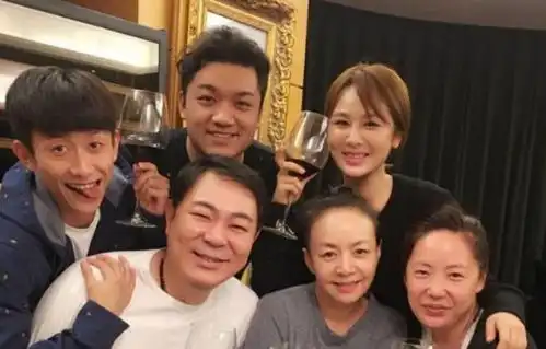 还记得家有儿女小雨吗3次考进北影,今瘦身成功帅掉渣

