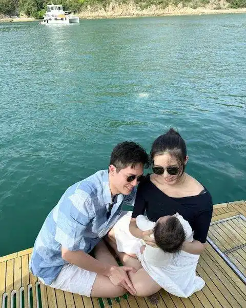 十优港姐麦明诗儿子正面照被前男友母亲公开,网友留言大骂真当是自己孙子