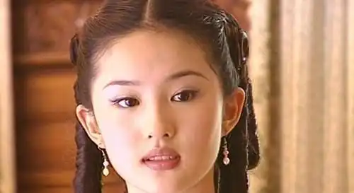 都说神仙姐姐刘亦菲美殊不知她妈妈气质非凡,外婆惊为天人
