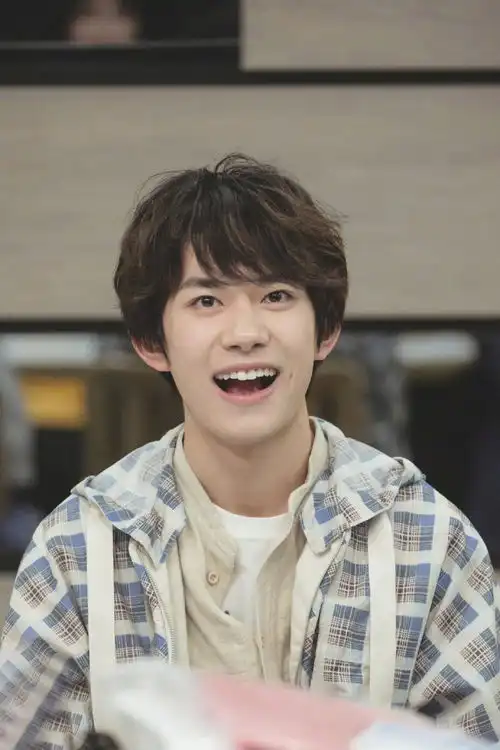 易烊千玺朋友请听好高清剧照合集治愈的心情都来源于温暖的千玺