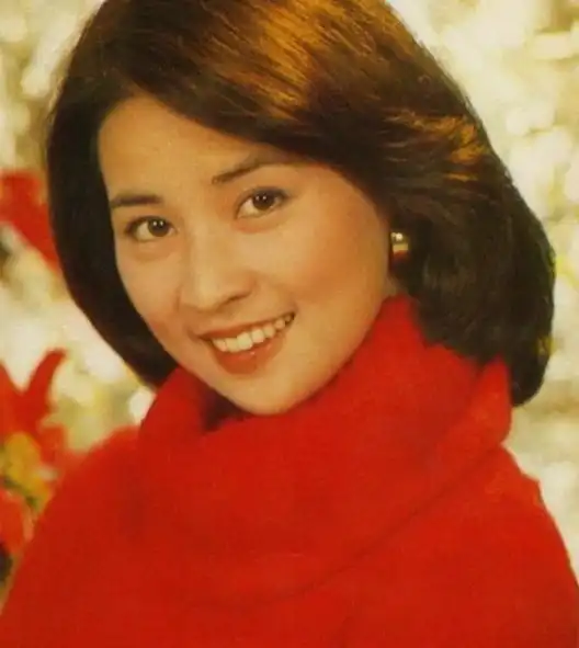 她息影将近20年,成龙大哥多次恳求而复出,结果新影片只出现1分钟
