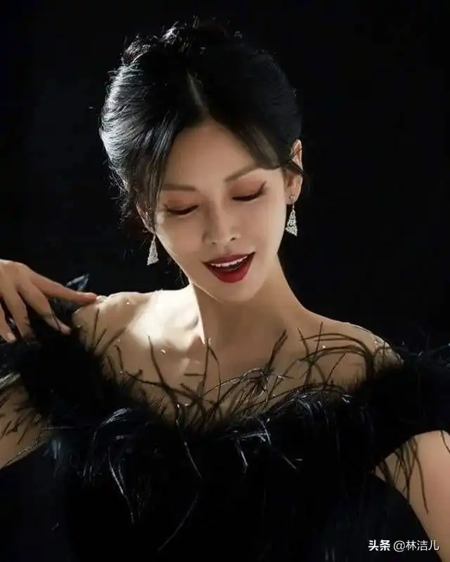 再次靠恶毒女配翻红,40岁的金素妍,堪称韩国新晋冻龄女神