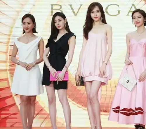 女明星的身材缺陷关晓彤腰粗,杨幂驼背,宋茜的脚最让人心痛
