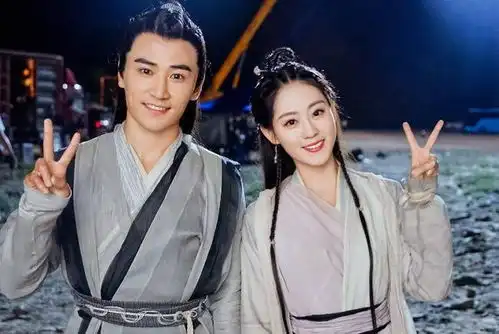 新版倚天屠龙记演员拍幕后剧照,出剪刀手真不觉得腻吗