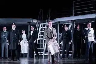 英文原版音乐剧泰坦尼克号开演描摹人物百态
