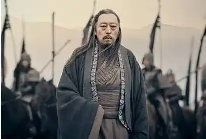 他因颜值一直最配角,47岁却意外走红,据说妻子背景强大
