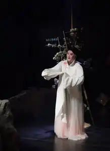 会说英语的昆剧我,哈姆雷特在上海首演
