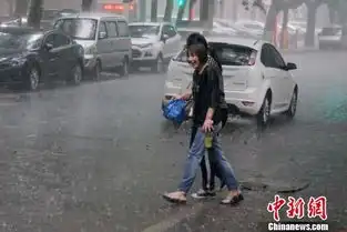 西安突遇雷雨天气稍解高温炙烤
