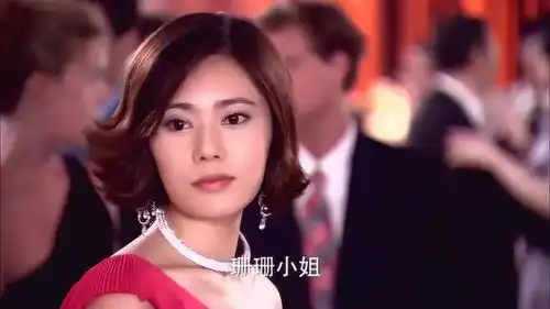 回家的诱惑洪世贤给林品如敬酒,她问洪世贤和林品如是什么关系
