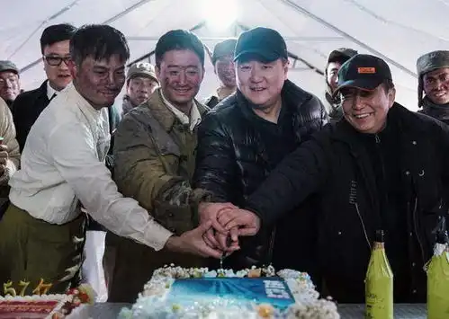 长津湖之水门桥拍摄正酣,七连战士吴京易烊千玺李晨耿乐再度集结