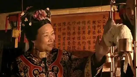 走向共和.李鸿章为了讨好慈禧,专门送了一个鹦鹉,为了让鹦鹉说话,盛宣怀急的满头大汗