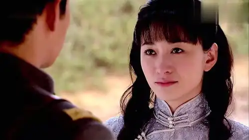 来不及说我爱你静琬追汽车,让四少看她的新旗袍,说等他回来