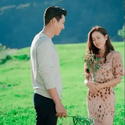 从宋慧乔手里抢走玄彬,39岁的她藏得太好了