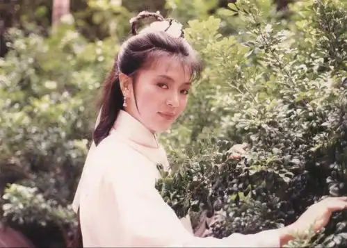 周润发醉酒索吻袁咏仪侵犯女星遭集体控诉还喝下洗洁精欲殉情
